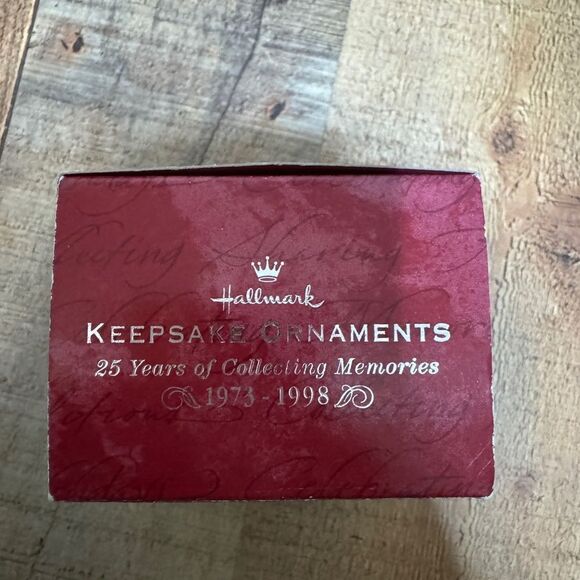 Hallmark Keepsake Collector's Series 1998 Christmas Iris Angel Ornament - Picture 11 of 11